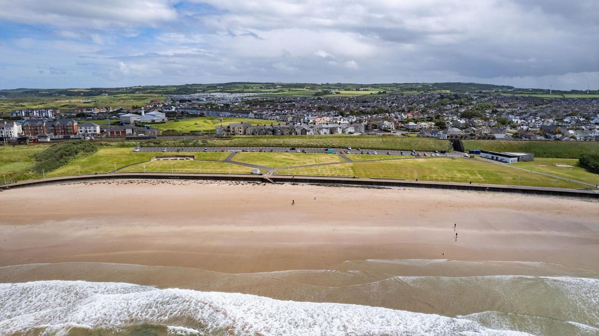 1 Dunluce Park - Portrush By The Sea Apartment Екстериор снимка