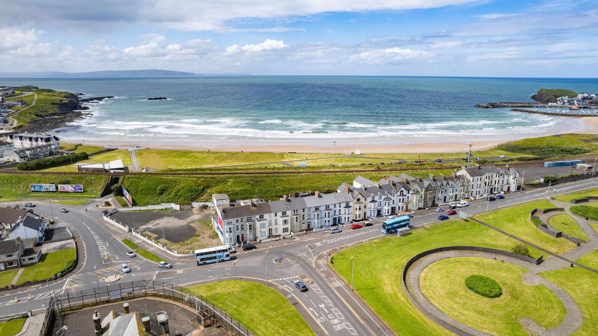 1 Dunluce Park - Portrush By The Sea Apartment Екстериор снимка