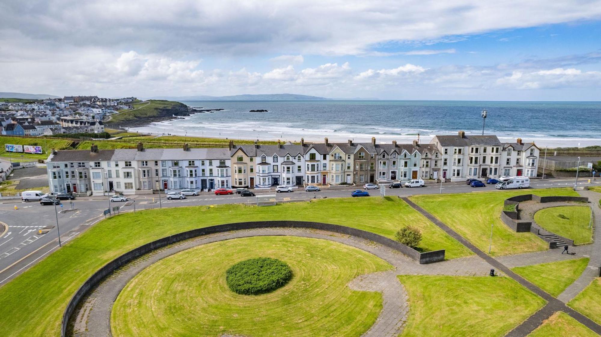 1 Dunluce Park - Portrush By The Sea Apartment Екстериор снимка
